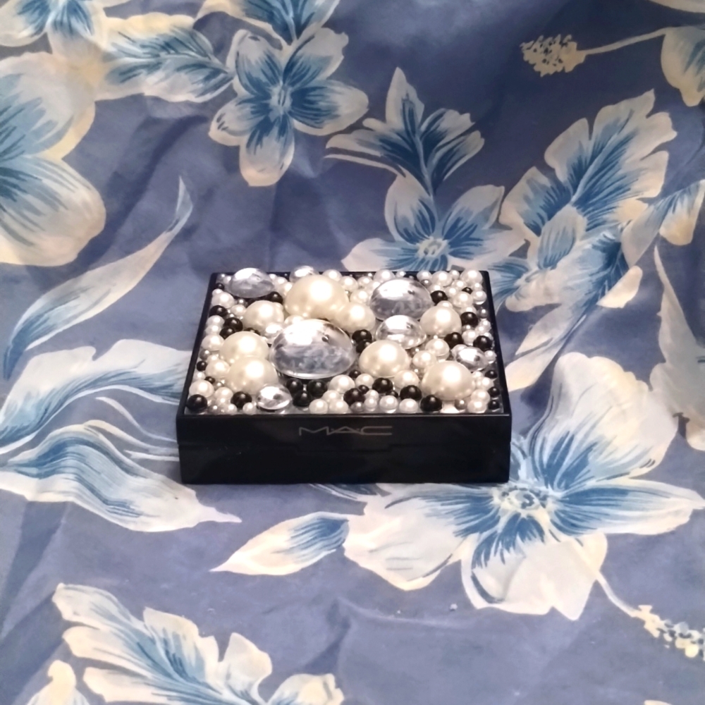 MAC~SheerSpark Mystery Powder Compact